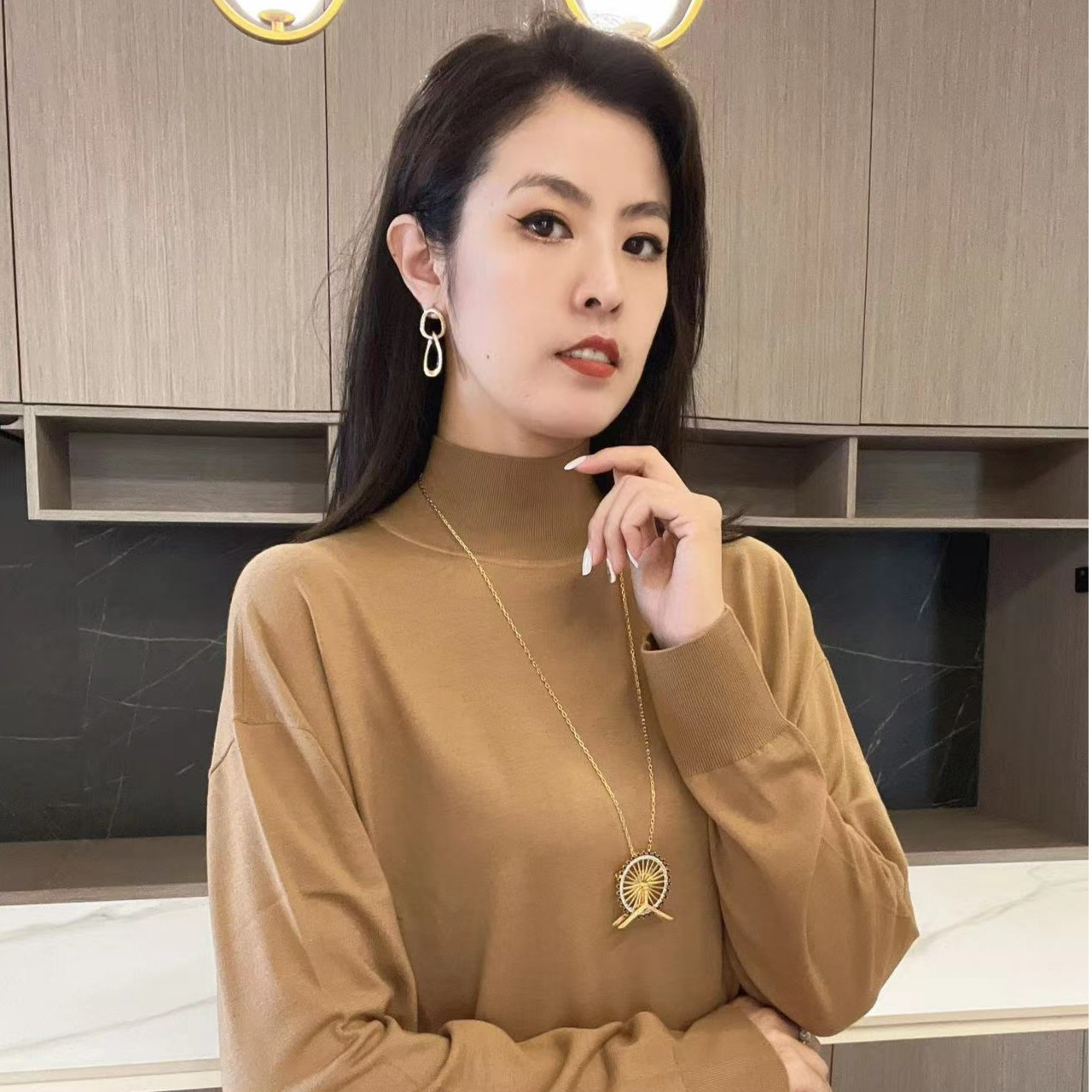 哥弟GIRDEAR百搭半高领纯色套头打底衫1399560