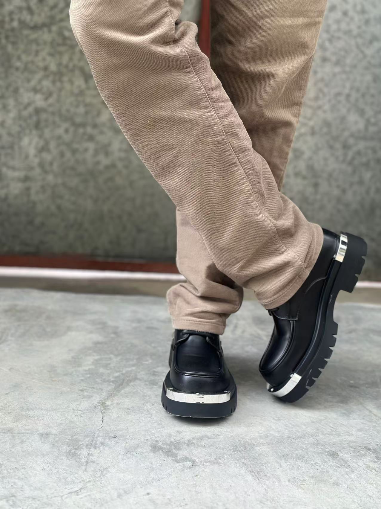 黑色休闲皮鞋潮流款春秋款厚底男士百搭款