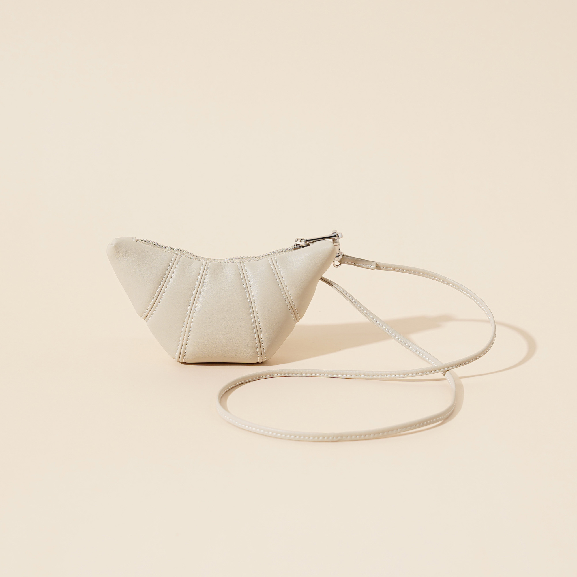  【李美丽kimi专属】岩牛时尚百搭牛角包小号单肩腋下女包YN3350