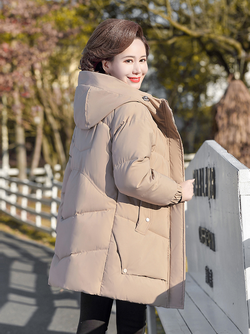 鸭鸭妈妈羽绒服中长款2023新款中年冬季外套加绒加厚大码老年人羽