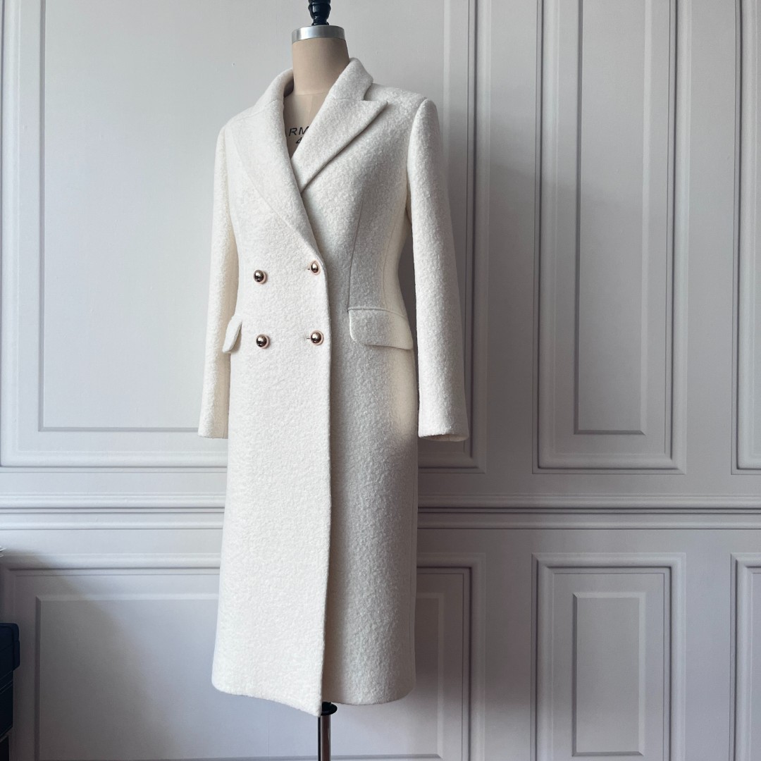 优雅诠释、正肩收腰量感、轻奢高级双排扣羊毛大衣设计师2206005