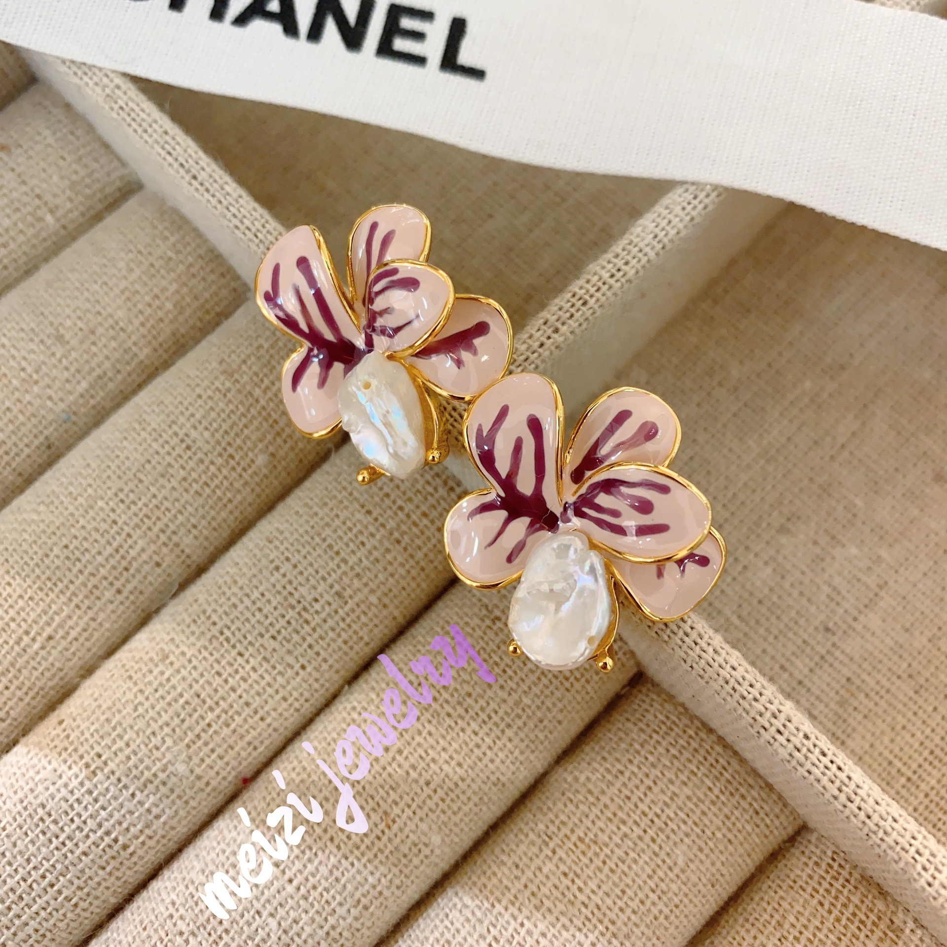 铜合金耳饰 LK005 法式【粉色蝴蝶】轻奢花朵耳环时尚百搭滴油耳钉