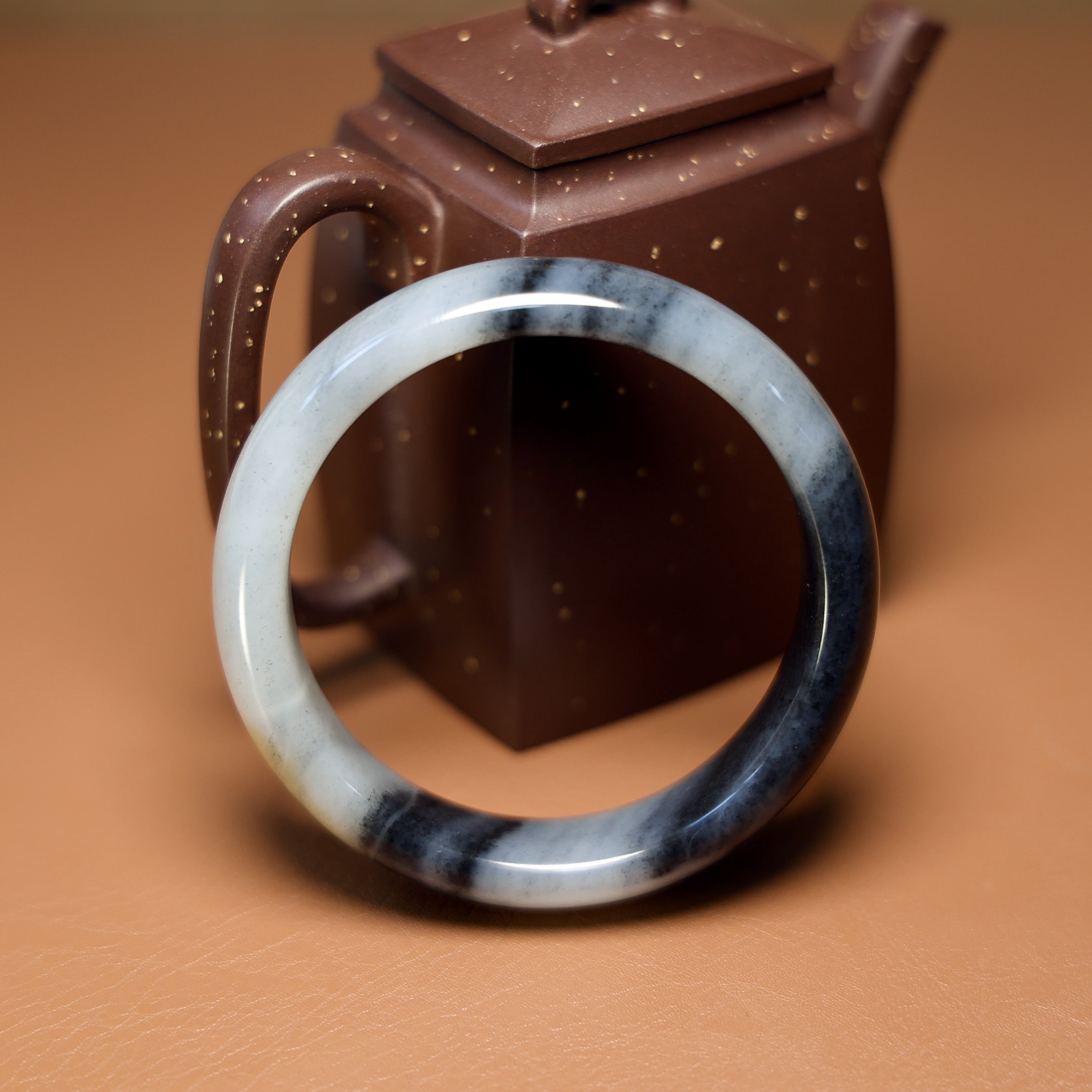 秋会长的和田玉新疆天然青花玉籽手镯55.5mm圈口女士镯子精美