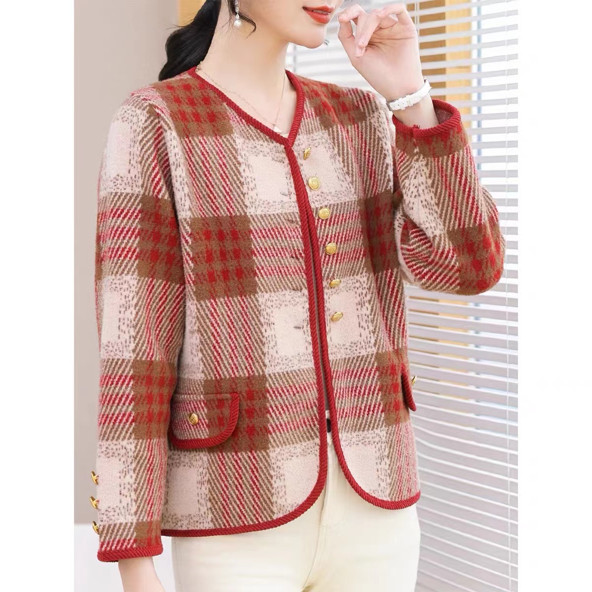 2024秋季时尚复古撞色洋气毛呢网红格子显瘦小香风上衣女外套