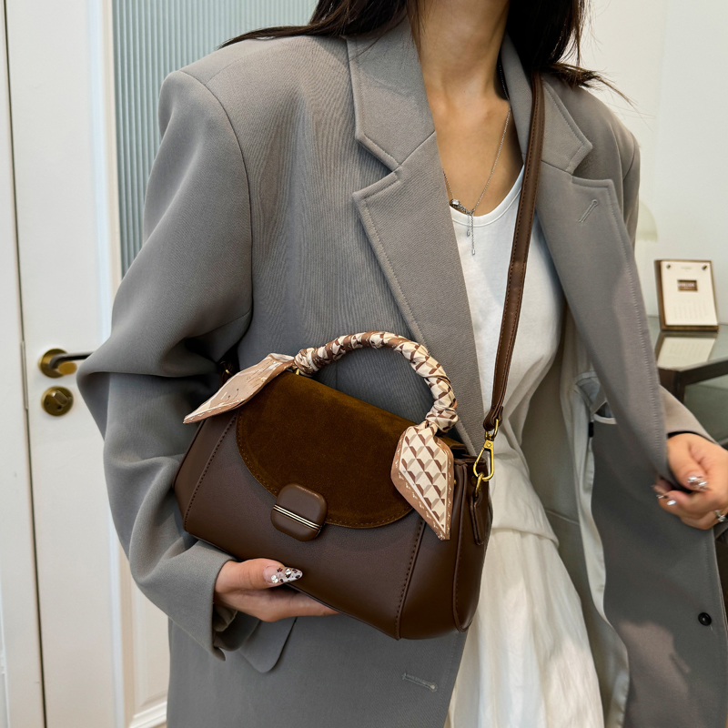 上新2025高级感女士包包时尚洋气手提包网红爆款洋气百搭单肩斜跨