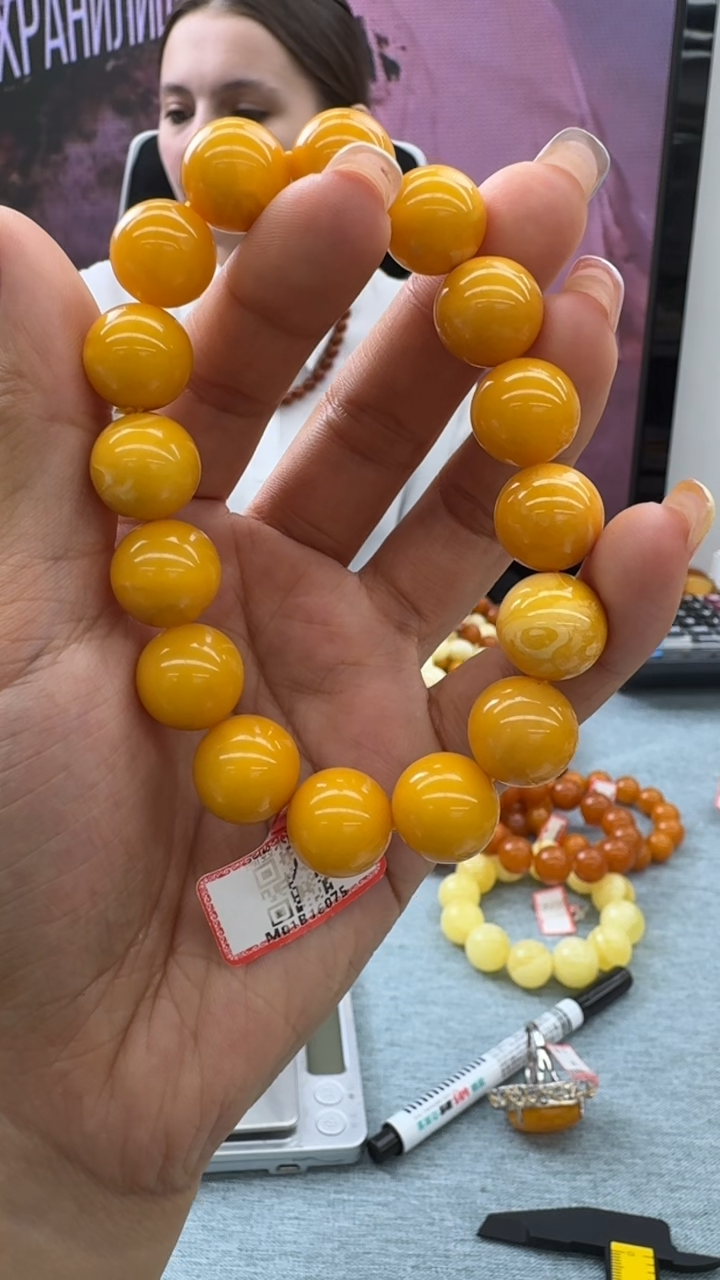 【闪购商品】琥珀手串未镶嵌728秒拍号