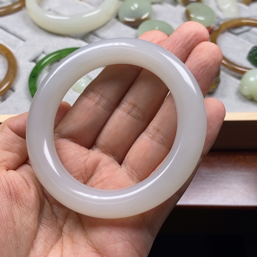 【闪购商品】和田玉手镯未镶嵌