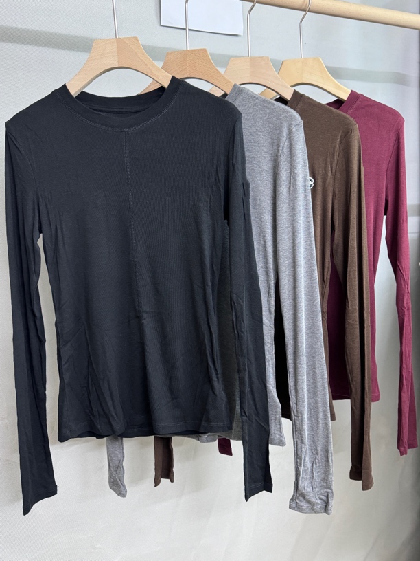 中缝拼接显瘦圆领长袖面膜T恤内搭上衣女