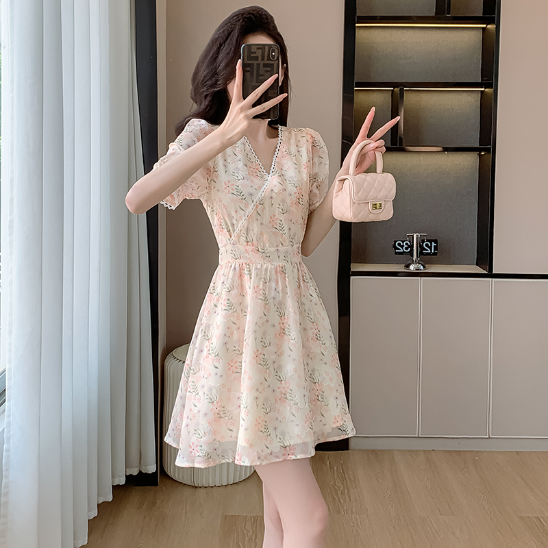 140小个子刺绣碎花雪纺连衣裙V领收腰显瘦裙子女2024夏装新款温柔