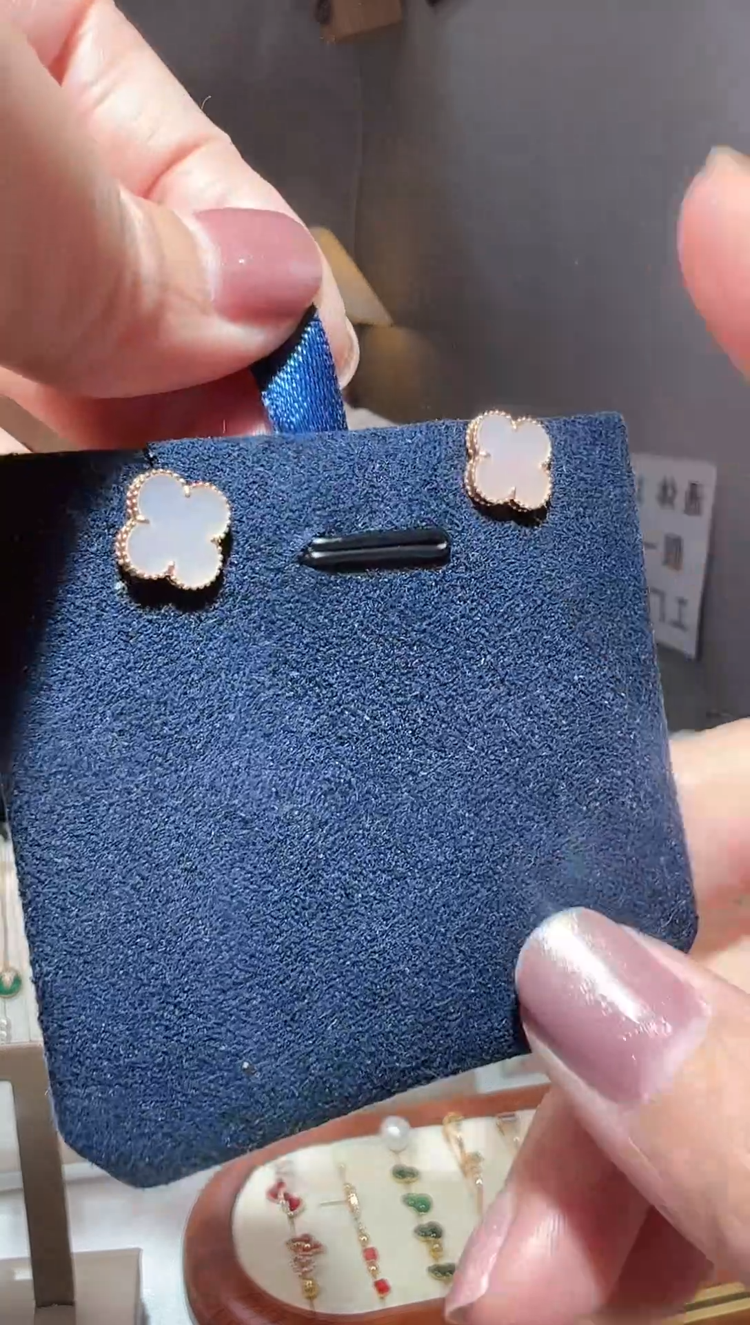 【闪购商品】贝壳（贝母）耳钉18K金镶嵌9m草