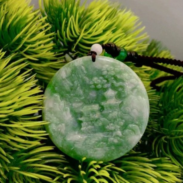 天然缅甸A货翡翠zf 精美精雕飘绿山水牌吊坠 GS555