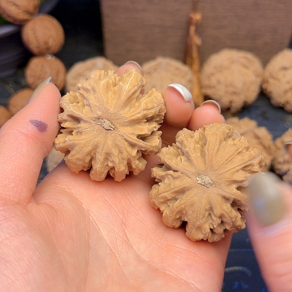 【闪购商品】文玩核桃吊坠后**爷25