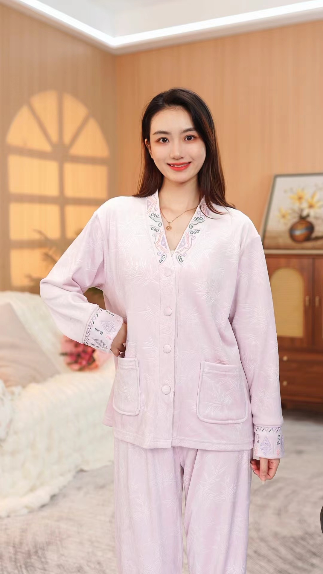 2025年新品舒适轻奢高级感女士睡衣家居服可外穿CMM