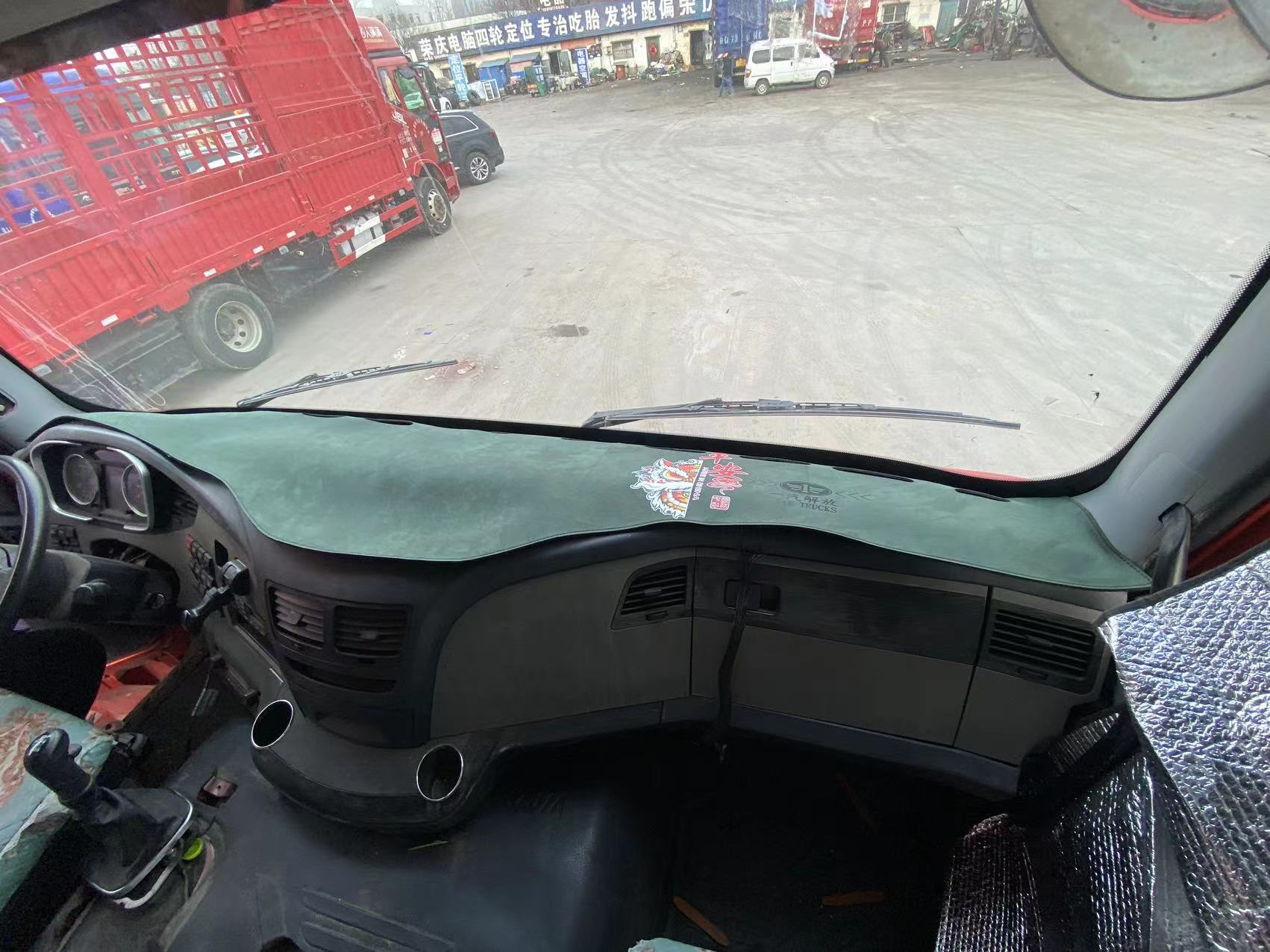 大货车新欧曼德龙解放豪沃天龙专用仪表台鹿皮绒遮阳隔热避光垫