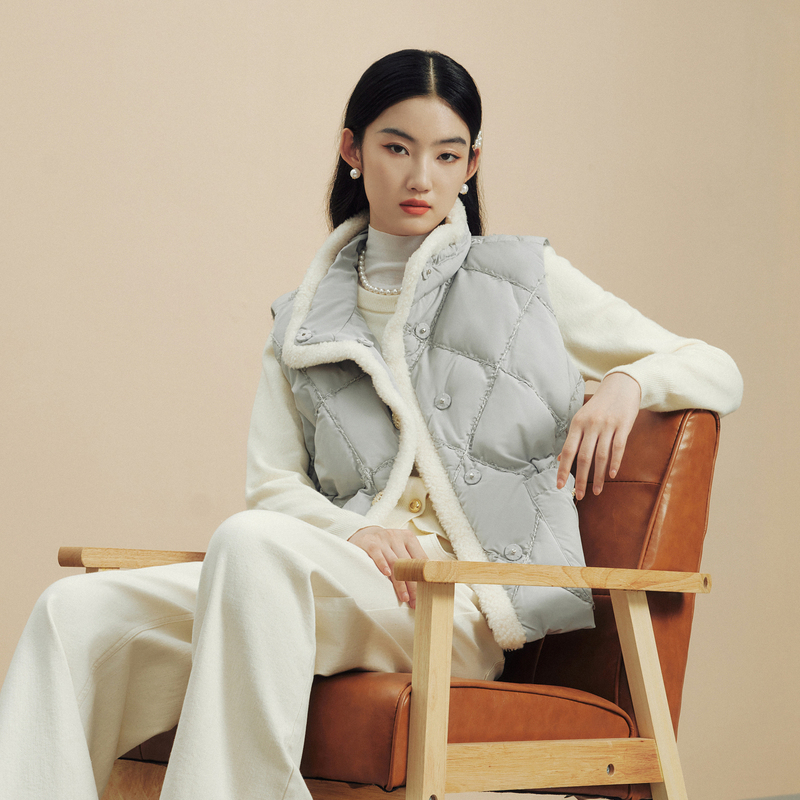 LIME/莱茵【浪漫巴黎】秋冬时尚保暖云朵羽绒马甲多色LDFD8BOVT801