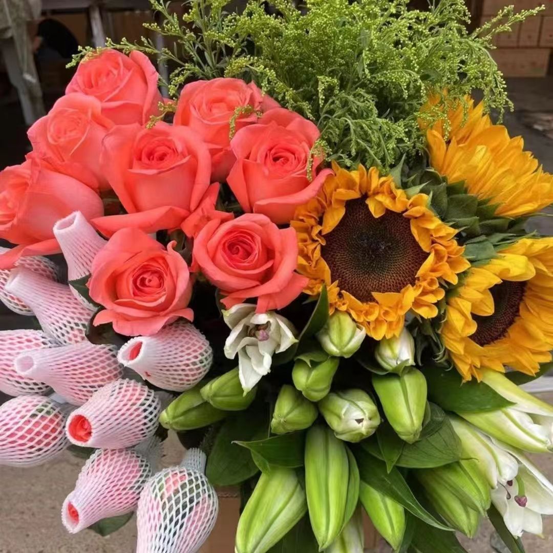 玫瑰百合向日葵康乃馨混搭鲜花教师节大花花束