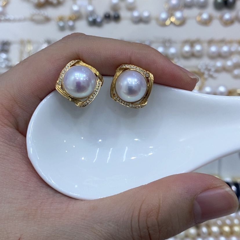 【闪购商品】拼合珍珠（马贝珠）耳饰18K金镶嵌巍**