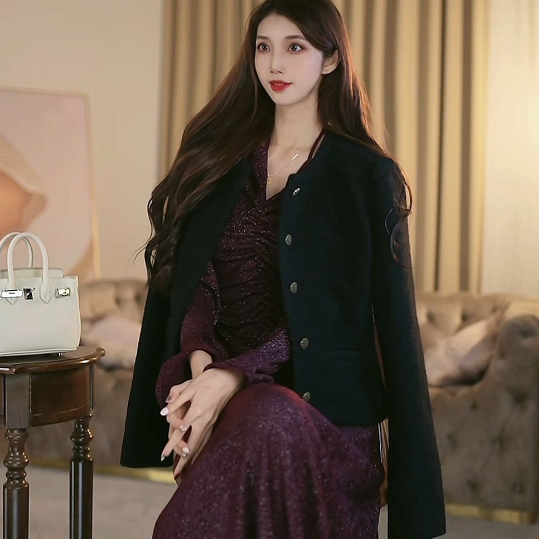 【希希】秋冬时尚感保暖外套气质小香短外套-YL0016