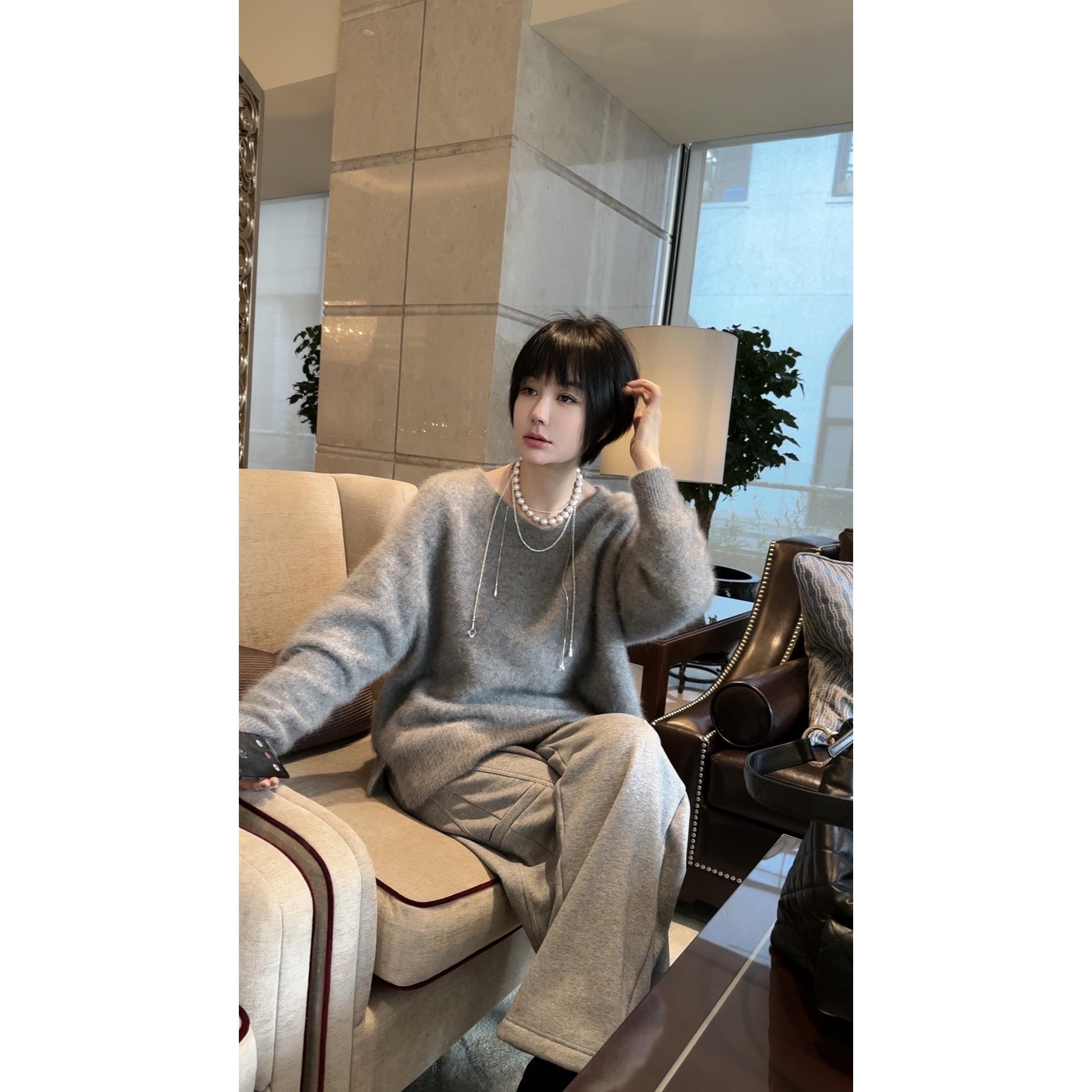 KOKO WANG法式软糯V领显瘦慵懒高级针织毛衣192244G24Z01