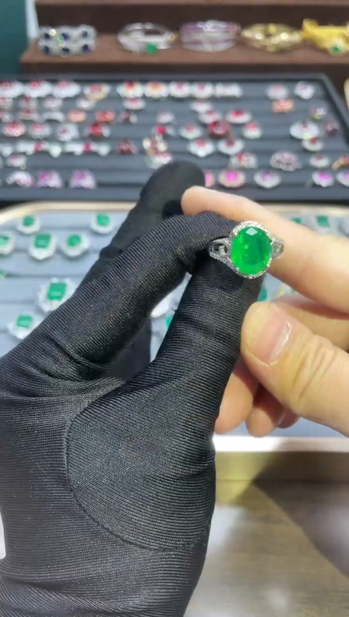 【闪购商品】祖母绿戒指银S925镶嵌99