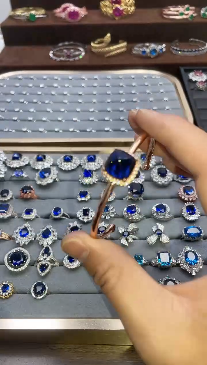 【闪购商品】蓝宝石手镯银S925镶嵌88