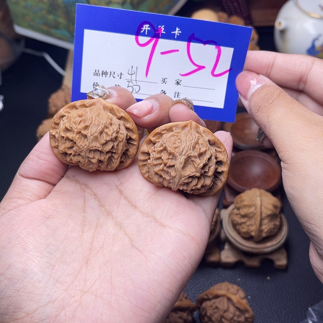 桃核吊坠宫灯41尺寸左右y