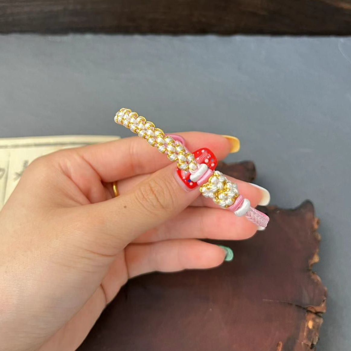 非金属布艺手链 2026马年手工编织桃花结双桃花款式（可穿配饰）