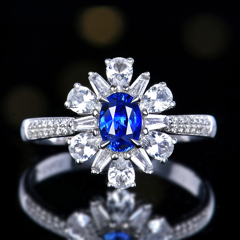 卡莱诗璀璨星河 主石0.64克拉 18K金 天然无烧皇家蓝蓝宝石戒指