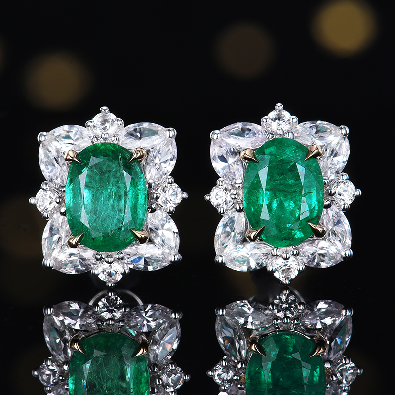 经典百搭 主石2.05克拉 18K金 天然祖母绿耳钉