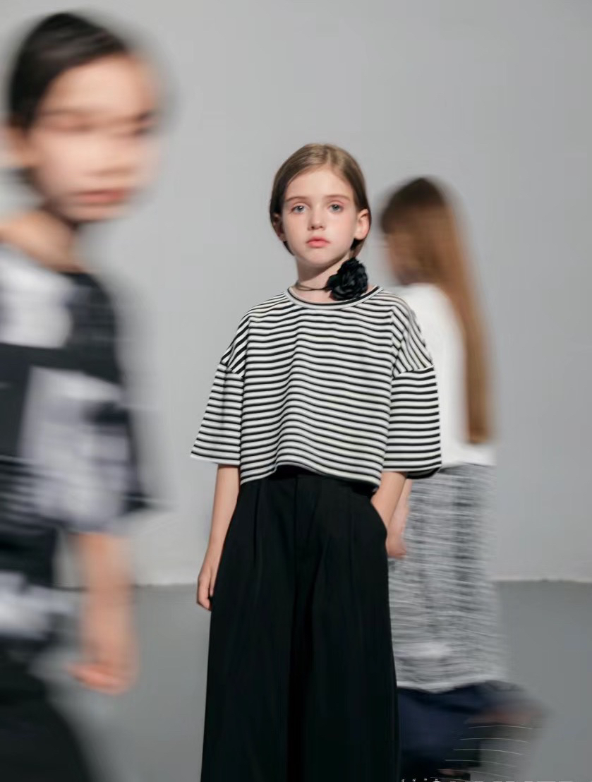 编码秋冬必备厚款潮童萌娃穿搭高品质折扣实体店童装