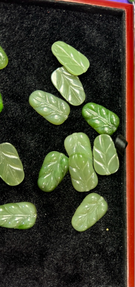 和田玉吊坠小叶子未镶嵌（多样性其一发货）