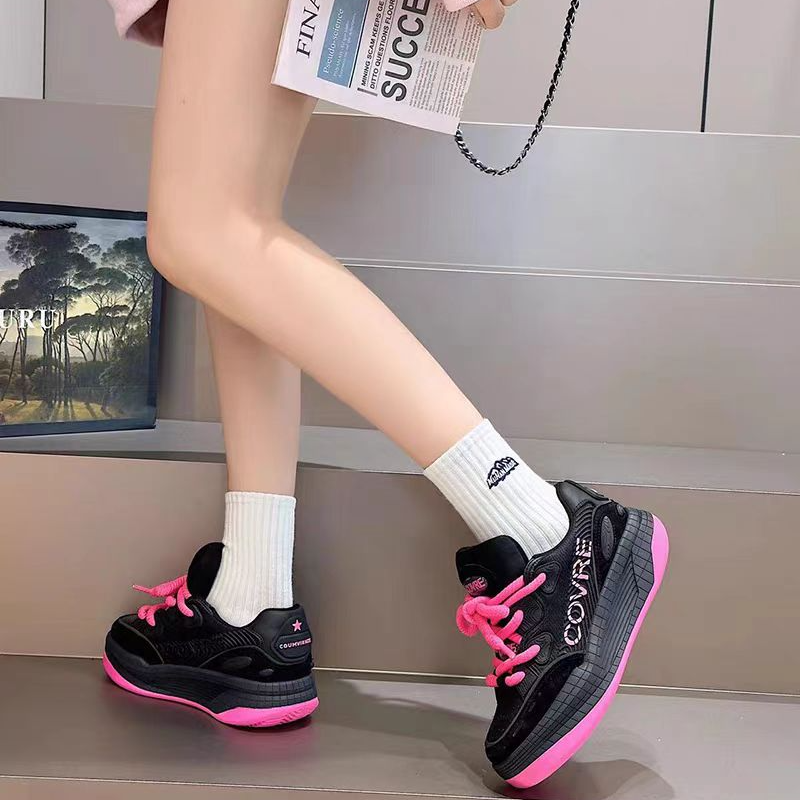 新款韩版透气女板鞋休闲舒适街头面包鞋厚底时尚设计感拼色松糕底