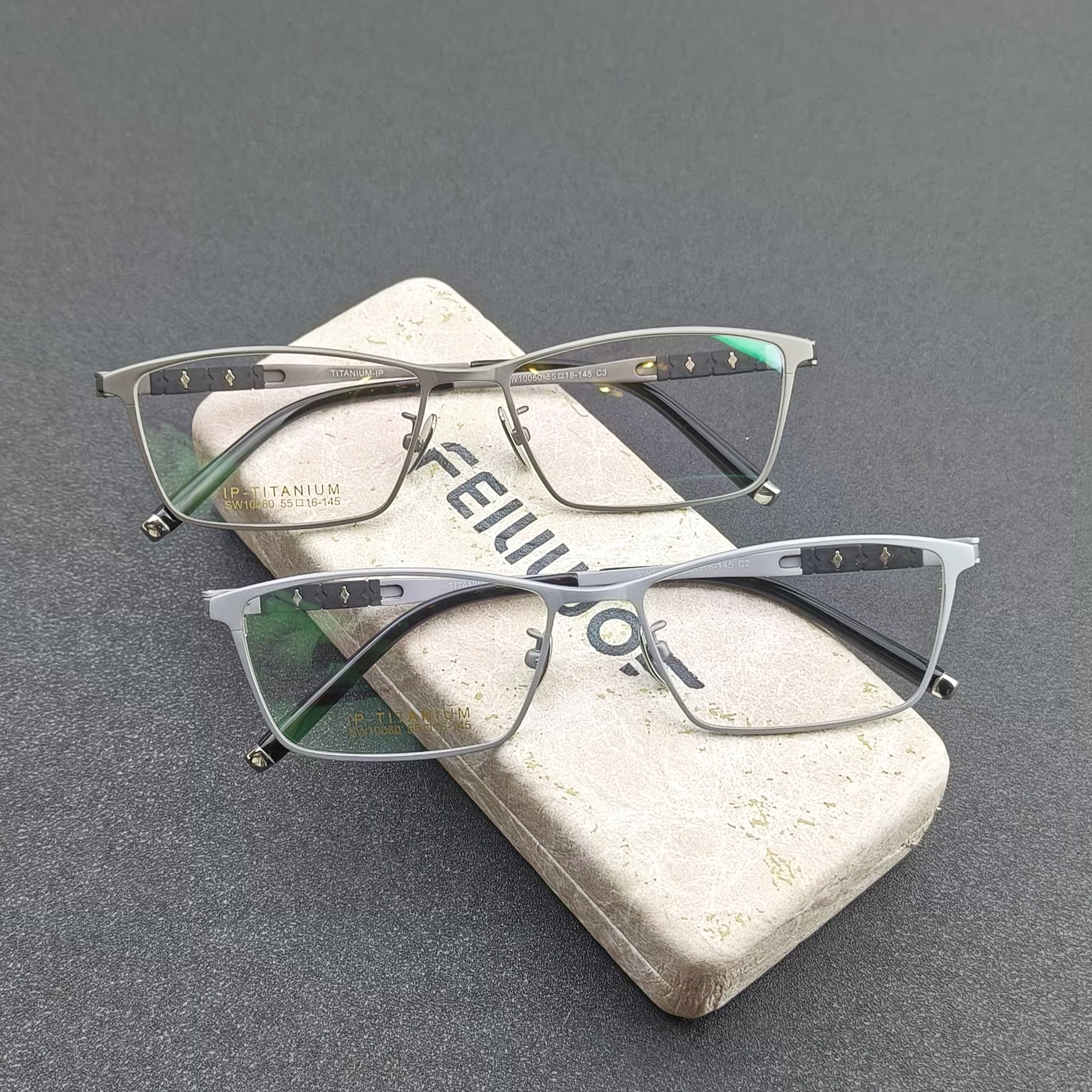 10060时尚纯钛超轻中大脸潮流百搭男款眼镜可配度数防蓝光变色片