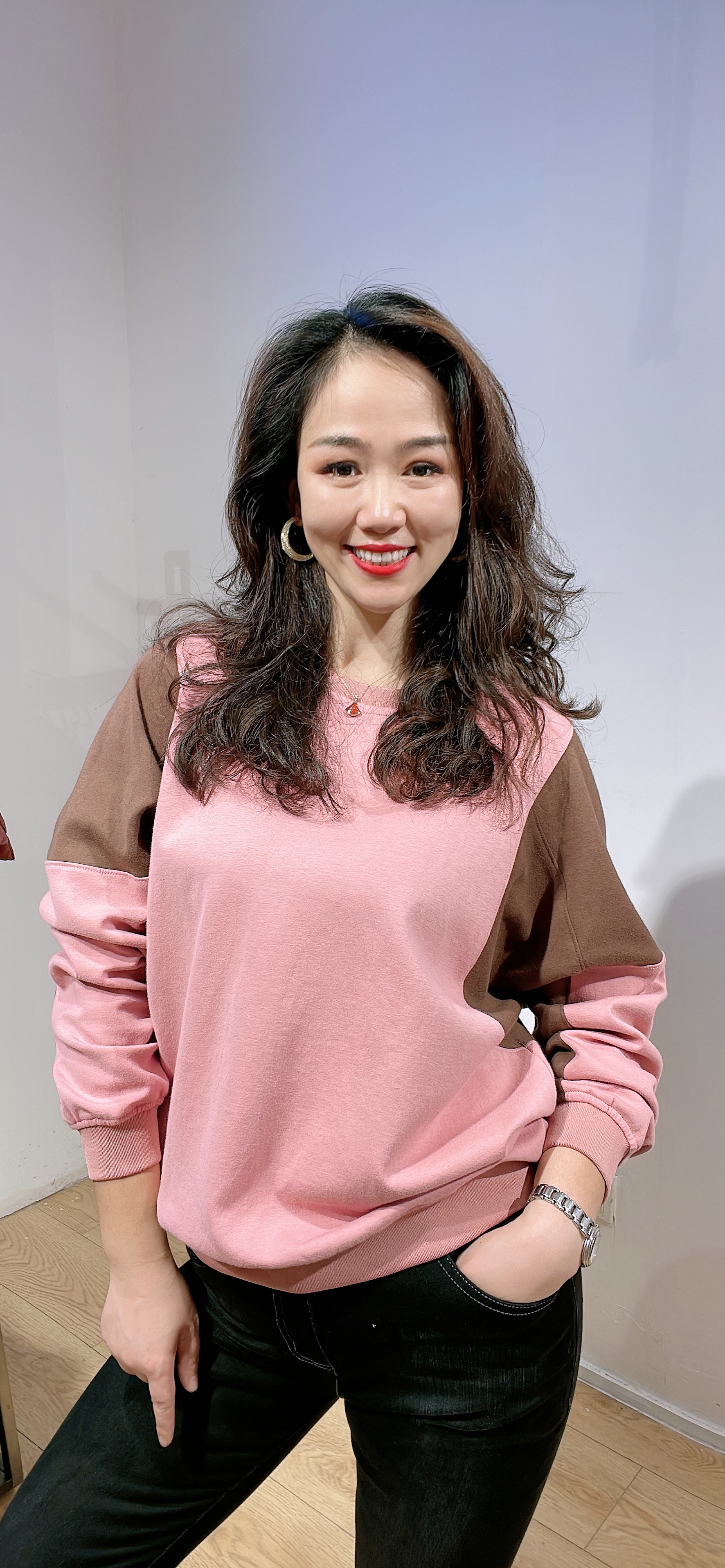 粉色休闲宽松卫衣