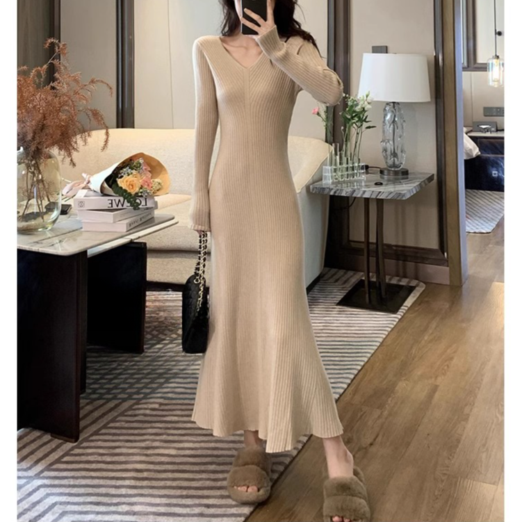 温柔风气质V领长袖针织连衣裙女秋冬配大衣修身显瘦内搭鱼尾长裙