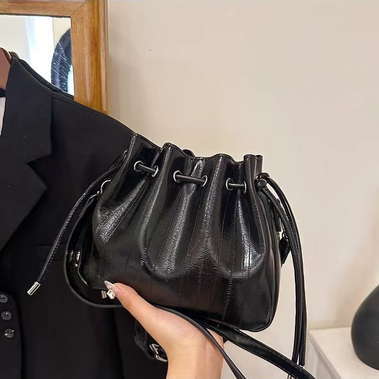 按编码下单200-249女士单肩斜挎包轻奢气质百搭黑色小众斜跨