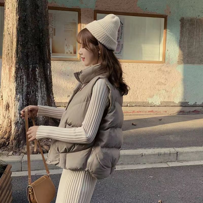 (几里与麻)2023年春秋短款淑女休闲马甲ins小众设计感羽绒棉无袖