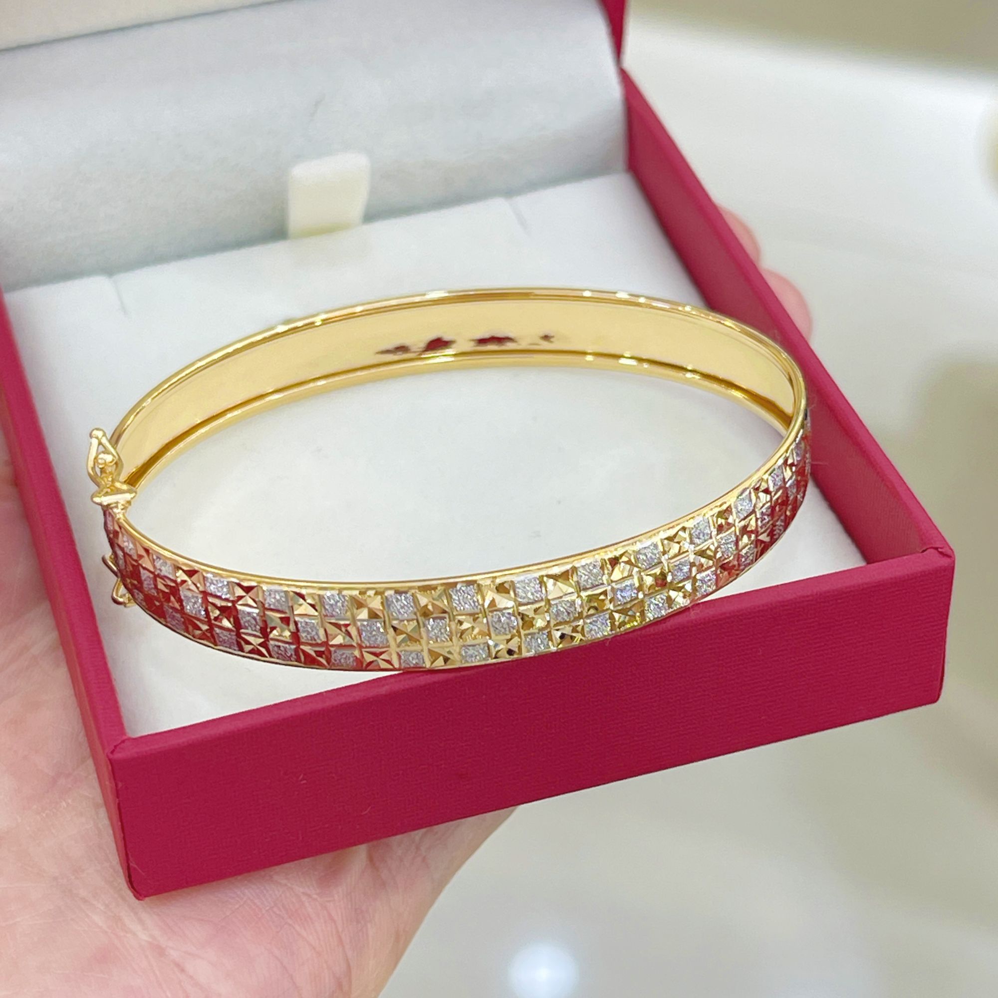 18K金崔丝塔娜分色棋盘格椭圆贵妃手镯91215气质轻奢约5.0-7.0克