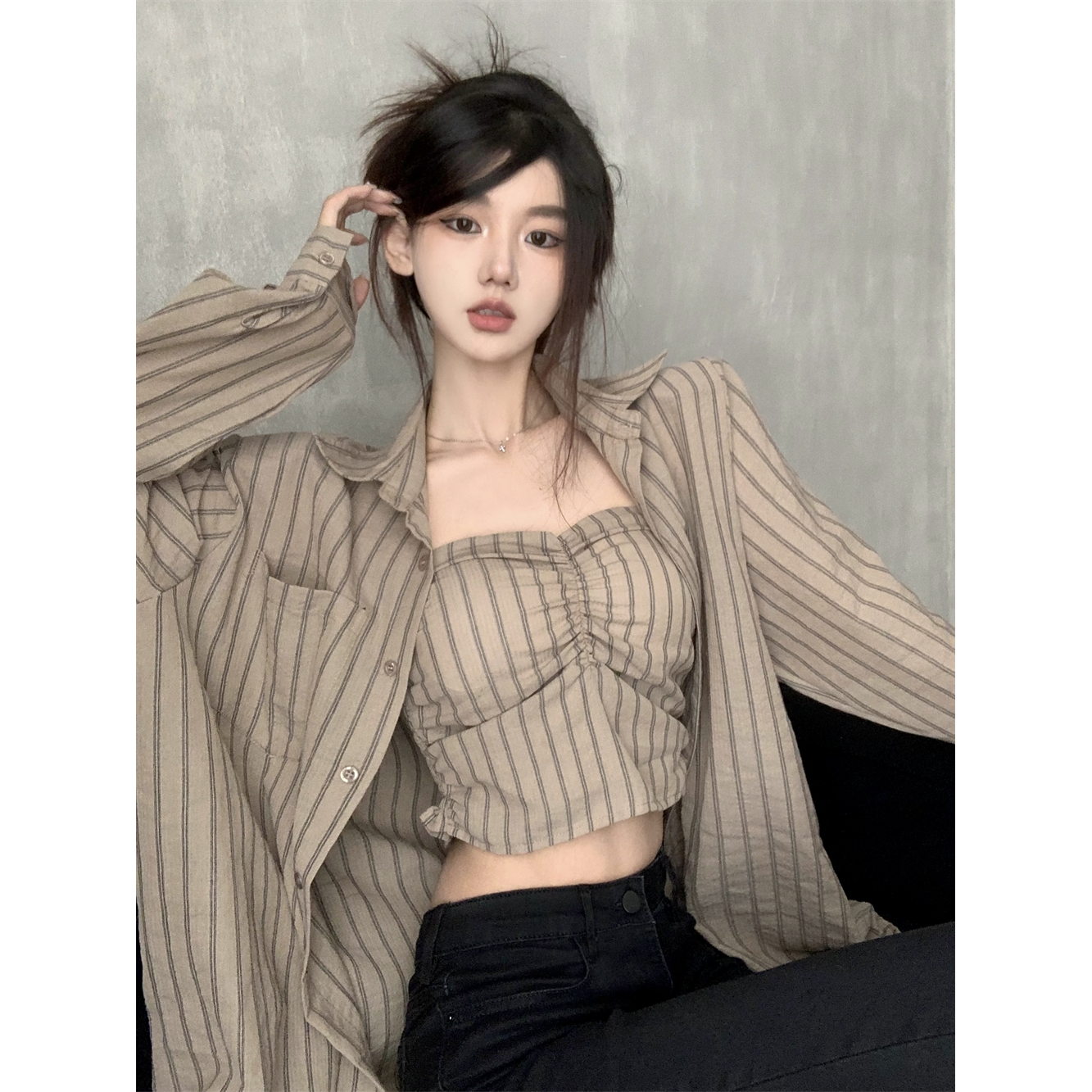 MM韩版褶皱短款时尚套装女春秋显瘦设计感条纹抹胸翻领宽松长袖衬