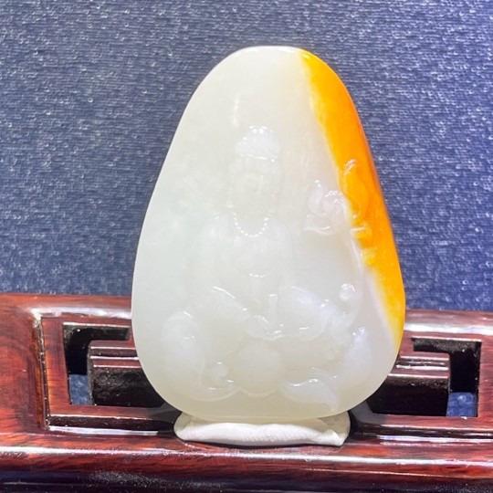 精美和田玉观音挂件
