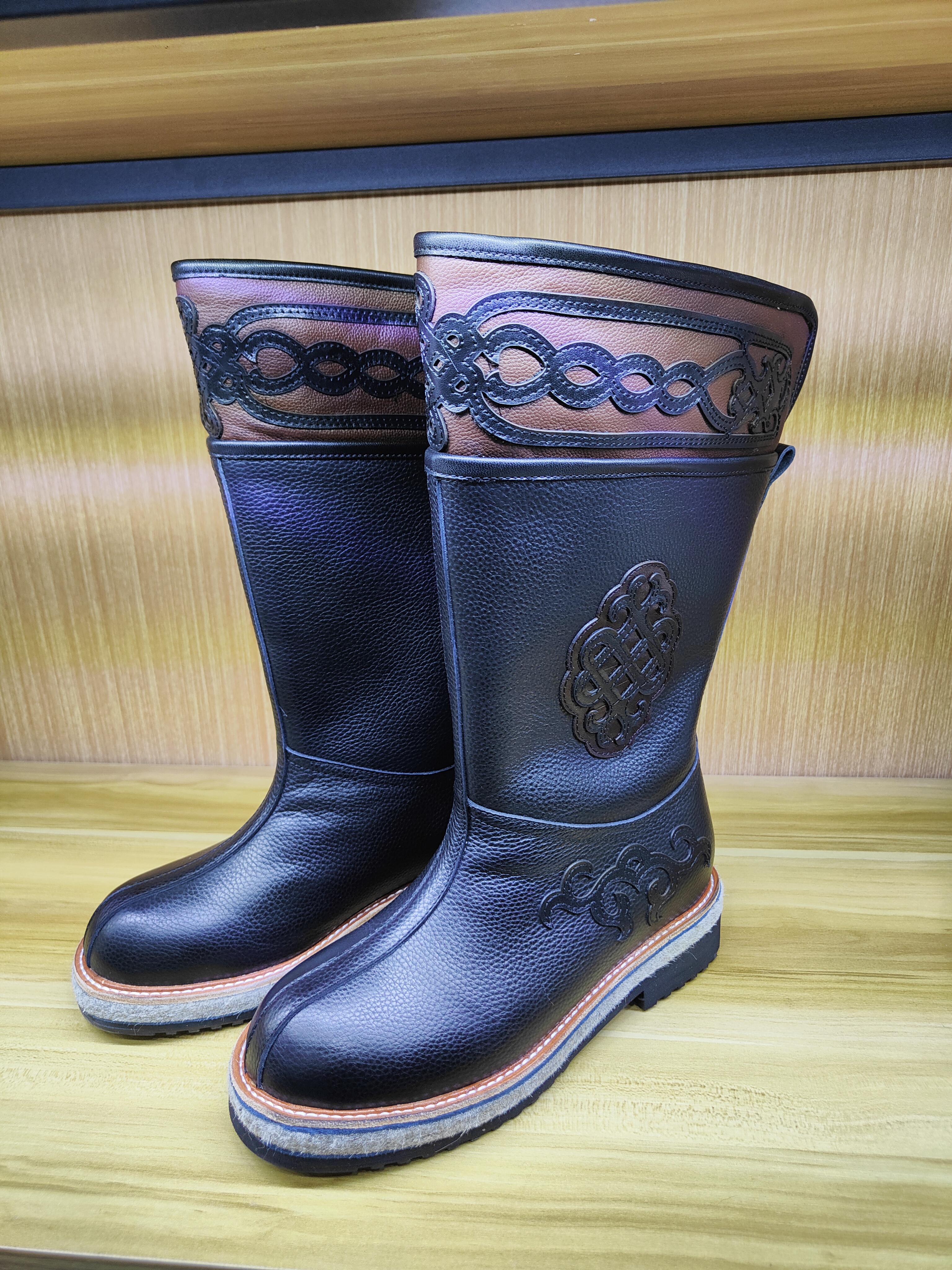 头层牛皮，羊皮毛一体里高筒男款大棉马靴