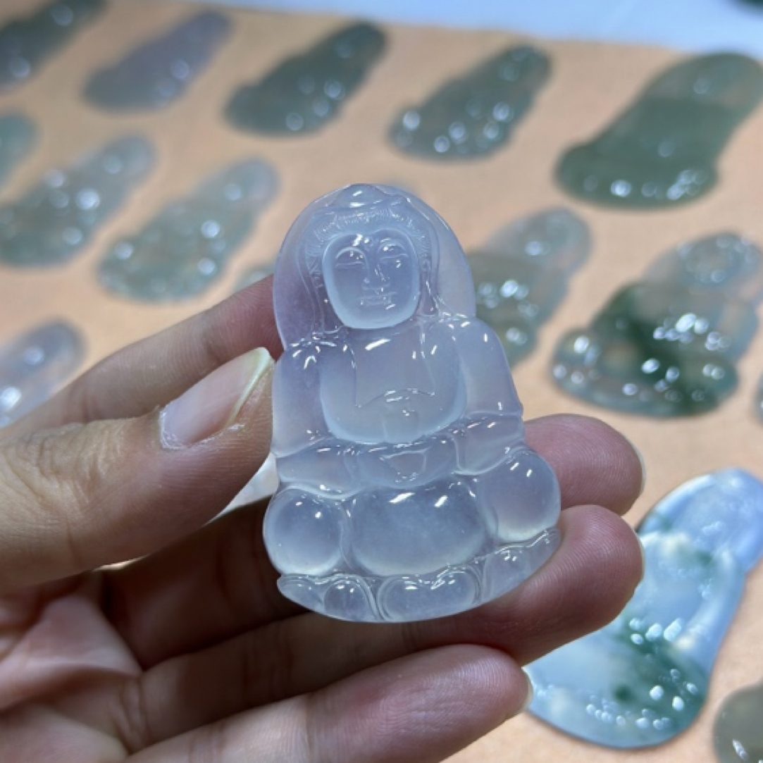 缅甸翡翠正装观音白冰吊坠