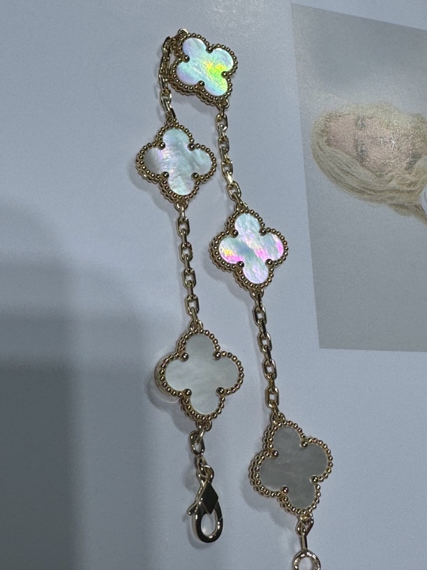 18k黄白贝母五花手链