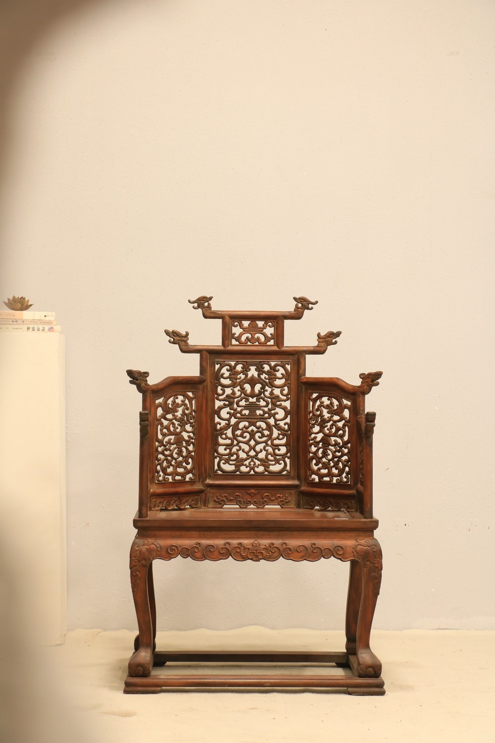 龙头椅 尺寸：长72宽48高114