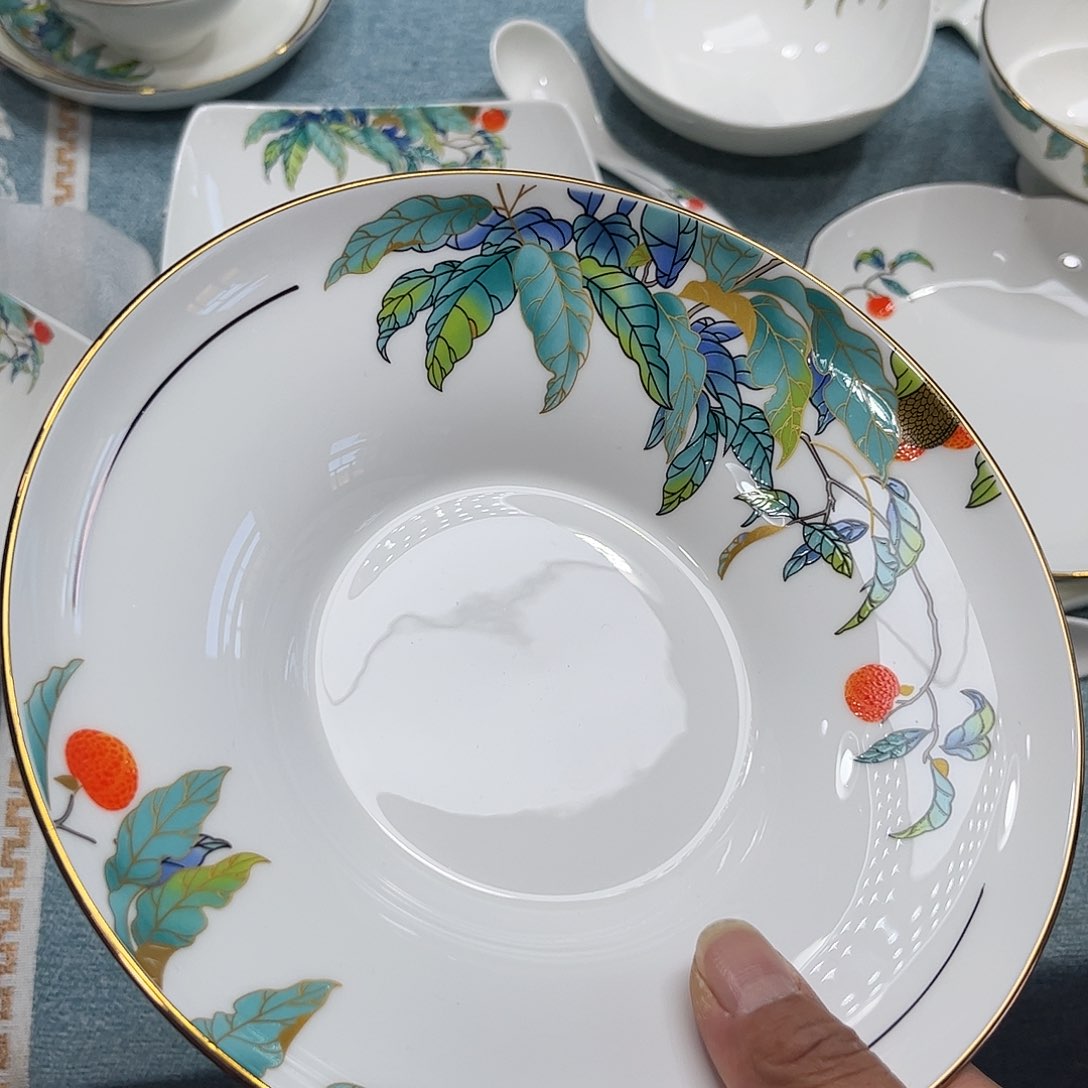 瓷片荔枝草帽盘二个微瑕