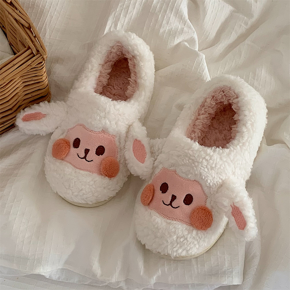 可爱毛绒绒保暖棉拖鞋女冬心居家厚底全跟月子鞋