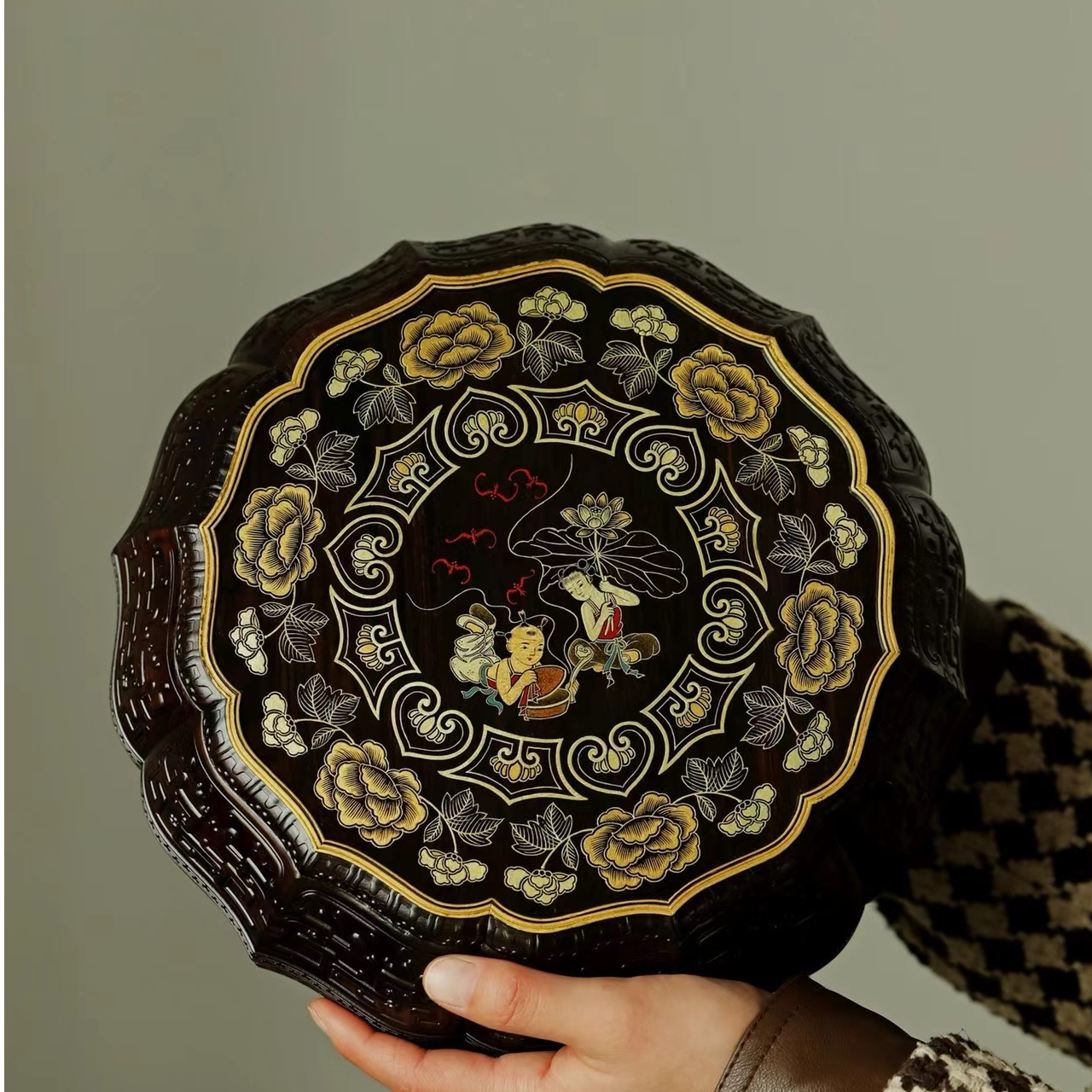 紫光檀花口十二角 描真金 富贵和谐果盒