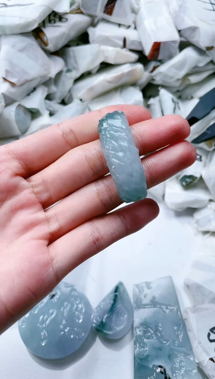 【闪购商品】翡翠颈饰未镶嵌翡翠