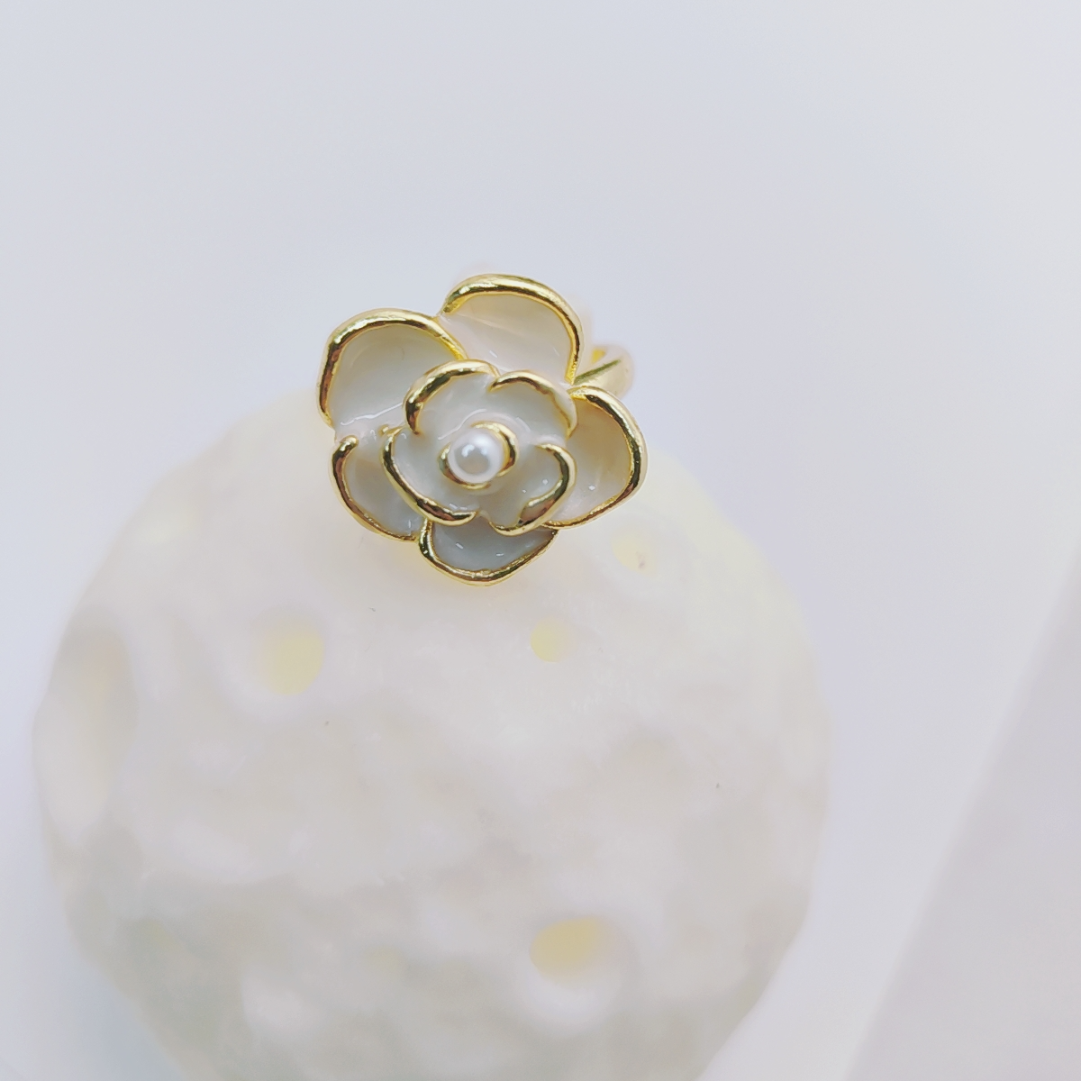 铜合金戒指 铜合金珐琅白色山茶花小香风气质优雅精致轻奢戒指