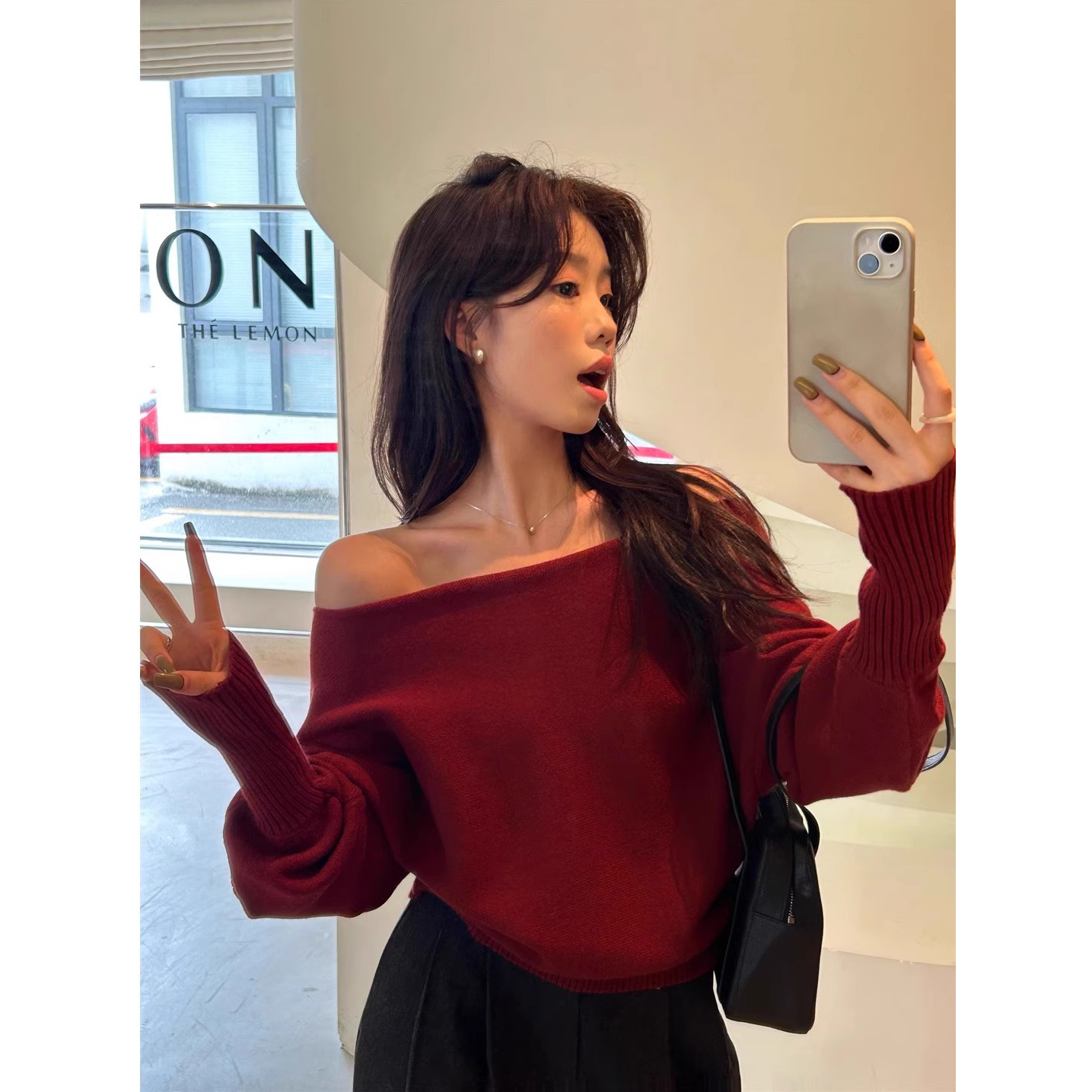 韩系女装一字领露肩软糯毛衣2025秋季新款纯色套头针织衫